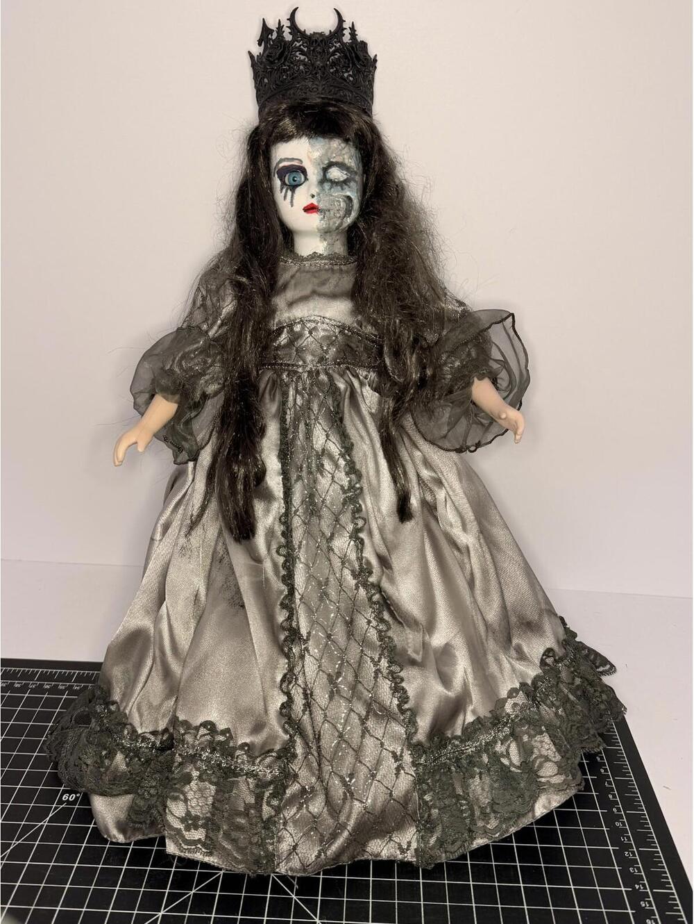 Meet Hel  - OOAK Creepy Doll 16" Hand Painted Horror Haunting Art - Norse - Picture 5 of 8